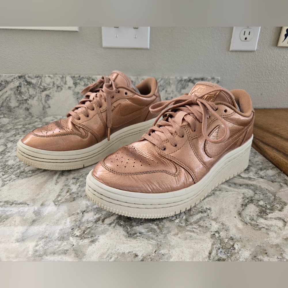 Nike Air Jordan 1 Retro Sneakers